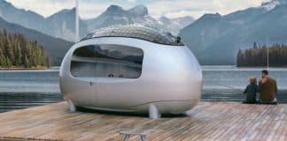 Conheça a casa cápsula com energia solar e eólica que pode ser usada como trailer por viajantes Conheça a casa cápsula com energia solar e eólica que pode ser usada como trailer por viajantes