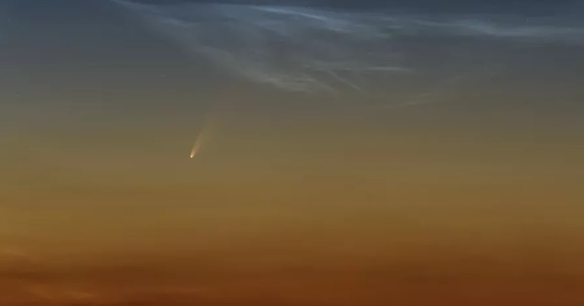 Cometa que se aproxima da Terra pode ser visto a olho nu e é fotografado no céu do Líbano contioutra.com - Cometa que se aproxima da Terra pode ser visto a olho nu e é fotografado no céu do Líbano