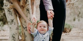 Casal de SP que devolveu menino após adoção é condenado a pagar R$ 150 mil a ele