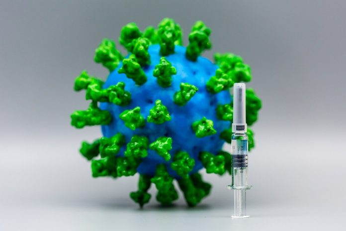 Vacina contra Covid-19 desenvolvida pela Oxford será distribuída ainda neste ano, confirma diretora de farmacêutica