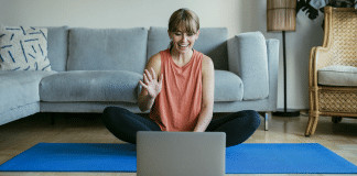 UFSC disponibiliza aulas de Yoga online e gratuitas; saiba mais.