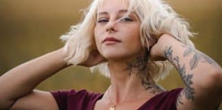 Eu quero e mereço ficar bem comigo