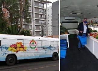 Esse ônibus escolar foi transformado em um mercado móvel após a suspensão das aulas durante a pandemia.