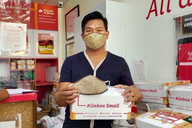 contioutra.com - Filipinos criam máscaras ecológicas feitas da bananeira que se degradam em apenas 2 meses.