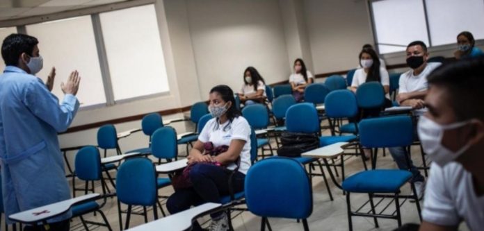 Vinte dias após volta às aulas, Amazonas tem 342 professores infectados com Covid-19