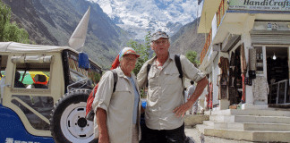 Casal de idosos viaja junto há 60 anos e já conheceu 194 países
