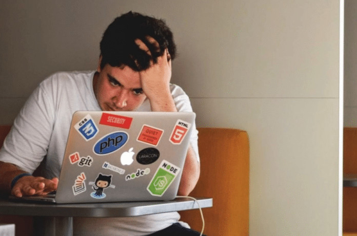 Como trabalhar o controle emocional ao apostar online