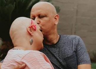 Marido e mulher são diagnosticados juntos com câncer. Eles apoiaram um ao outro para vencer a batalha