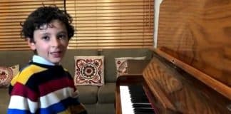 Garotinho colombiano chega à final de campeonato mundial de piano com apenas 8 anos.