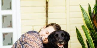 Estudo revela que a frequência cardíaca de um cãozinho aumenta quando seu dono diz “Eu te amo” Estudo revela que a frequência cardíaca de um cãozinho aumenta quando seu dono diz “Eu te amo”