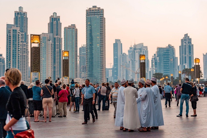 contioutra.com - Emirados Árabes finalmente permitem que casais vivam juntos sem casamento oficial