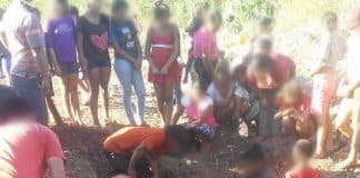 Para ter o que comer, população carente cava e recupera 1,2 mil caixas de frango descartadas por órgão sanitário