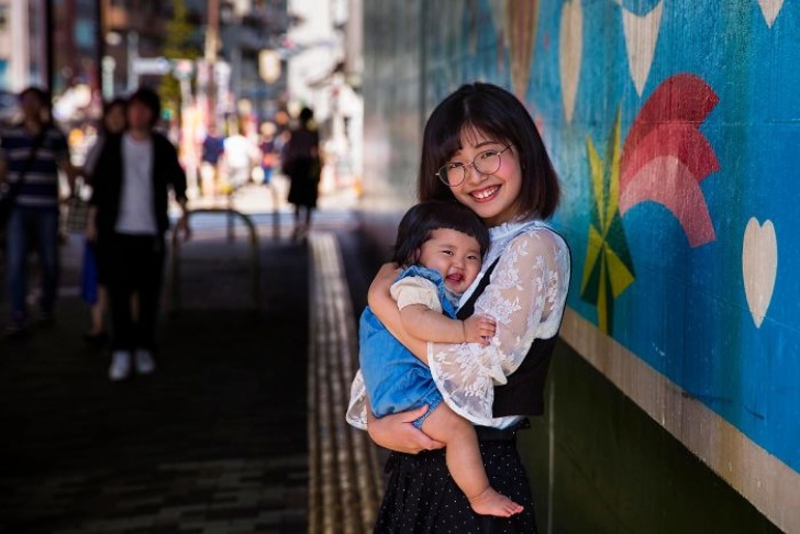 contioutra.com - 26 fotografias que captam a essência da maternidade em diferentes países. Um amor universal!