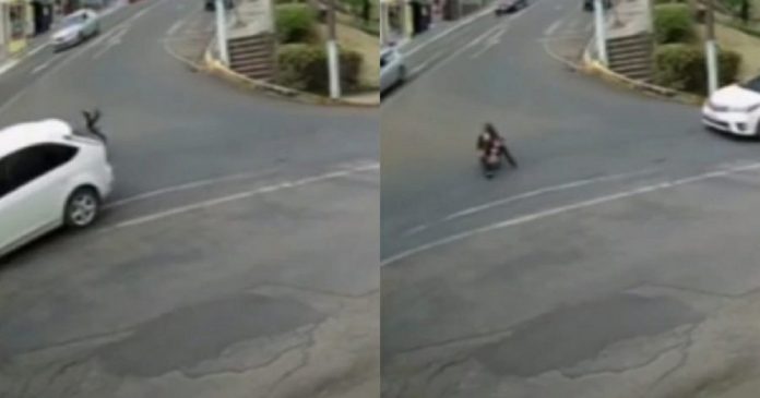 Vídeo mostra mulher se jogando de carro em movimento para fugir de assédio em SC