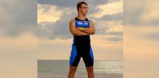 Atleta com Síndrome de Down faz história como o primeiro a terminar um triatlo de meia distância Atleta com Síndrome de Down faz história como o primeiro a terminar um triatlo de meia distância