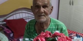 Vovô que chorou ao ser acusado de roubar muda de canteiro recebe dezenas de flores como doação Vovô que chorou ao ser acusado de roubar muda de canteiro recebe dezenas de flores como doação