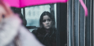 Nem tudo é merecido: a gente também se lasca por causa dos outros Nem tudo é merecido: a gente também se lasca por causa dos outros