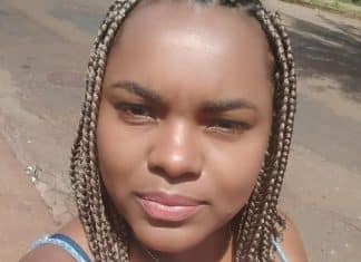 Recepcionista demitida por se recusar a tirar tranças afro receberá indenização de R$ 30 mil