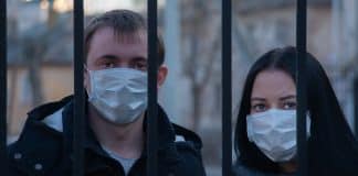 Estudo brasileiro identifica traços da personalidade daqueles que escolhem não usar máscara