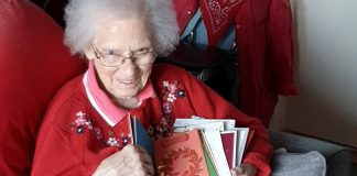 Vovó solitária recebe mais de 1.000 cartões de Natal, restaurando sua ‘fé na natureza humana’