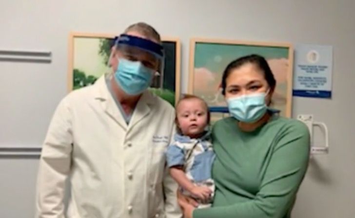 contioutra.com - Milagre de Natal: Desconhecido salvou um bebê de 10 meses doando parte de seu fígado