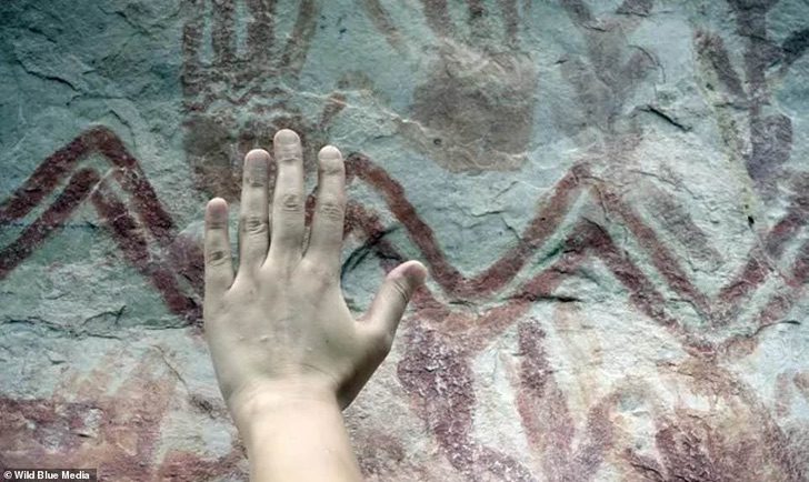 contioutra.com - Gigantesca parede de pinturas pré-históricas foi descoberta na Amazônia. Tem mais de 12 mil anos!