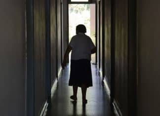 Surto de covid-19 contamina 49 pessoas e mata quatro em asilo na zona serrana do Rio