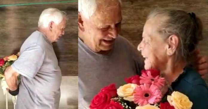 Idosa com Alzheimer reconhece o marido depois de ganhar flores dele