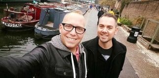 Casal responde mais de 2.000 cartas ao Papai Noel que chegaram por engano em sua casa Casal responde mais de 2.000 cartas ao Papai Noel que chegaram por engano em sua casa