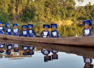 Sessão de fotos registra formatura de crianças ribeirinhas no AM: ‘Ao menos uma vez na vida’