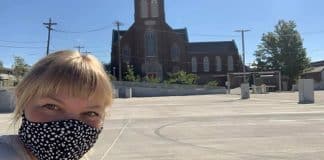 Igreja paga US $ 5 milhões em dívidas médicas dos habitantes de um estado inteiro