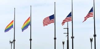 Joe Biden permite bandeiras LGBTs em órgãos do governo: “Precisamos assumir o papel de proteger estas pessoas”