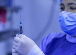 Saúde assina acordo para aquisição de 100 mi de doses da CoronaVac