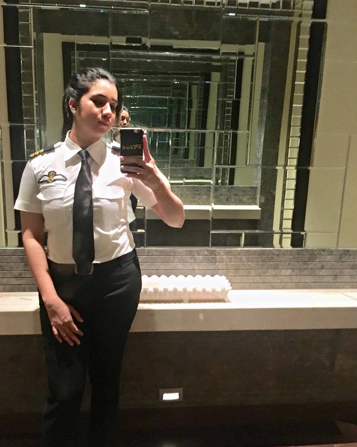 contioutra.com - Aos 25 anos, uma jovem indiana se tornou a piloto mais jovem de seu país e realizou seu sonho
