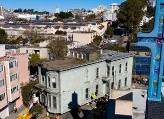 Casa é transportada para mudar de endereço em San Francisco. As imagens impressionam!