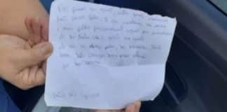 Mãe escreve pedido de socorro na matrícula do filho: “Não me ignore”