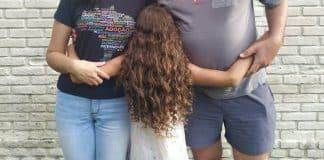 Menina adotada há 6 anos é entregue à avó paterna após Justiça negar recurso