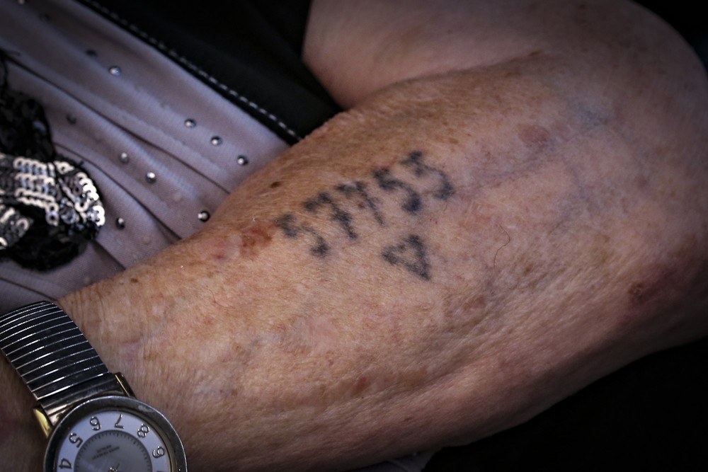 contioutra.com - Judia sobrevivente do holocausto é vacinada contra Covid-19 em São Paulo