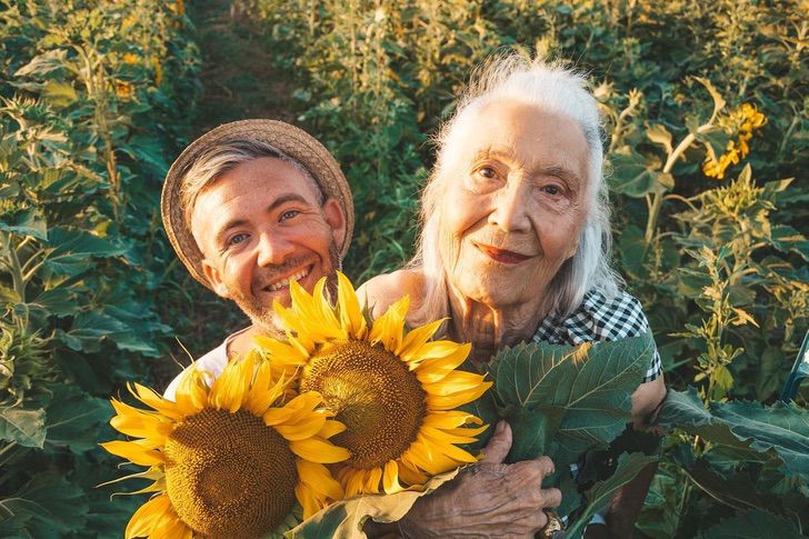 contioutra.com - “Não há tempo para ficar triste”: influenciadora de 90 anos conquista as redes com sua mensagem positiva