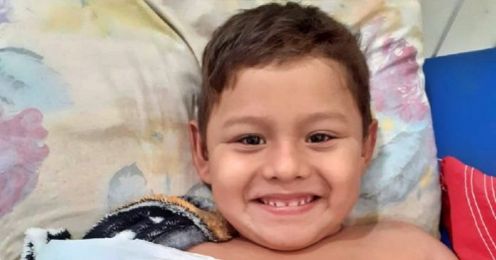 Menino de seis anos toma quatro anestesias para enfaixar o braço e falece no AM
