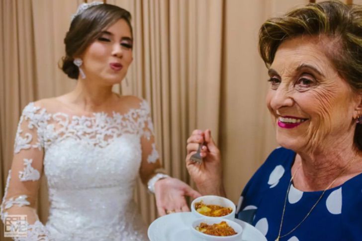 contioutra.com - Esses noivos escolheram receitas de suas mães e avós para o jantar de casamento.