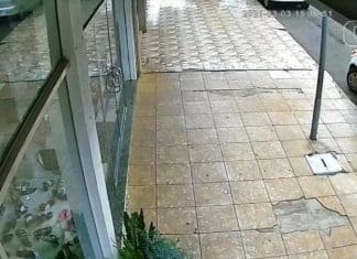 Homem com coronavírus é detido depois de passar a mão em maçaneta de carro no RS