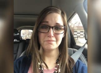 Mãe divide sua tristeza por voltar ao trabalho após licença maternidade. “Não é tempo suficiente!”