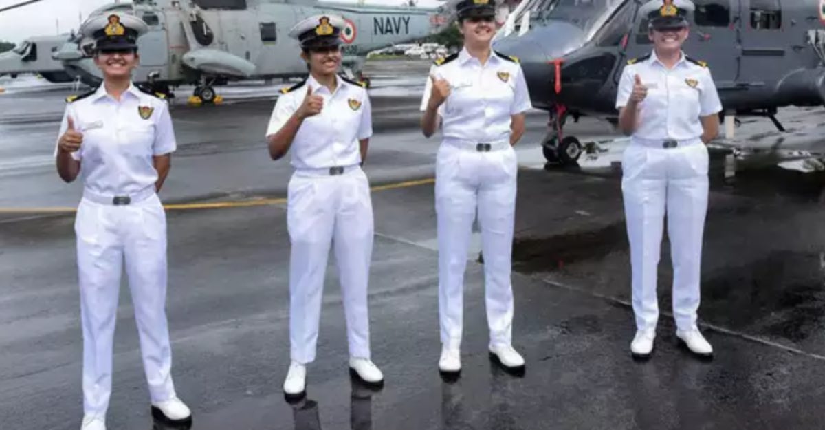 contioutra.com - Pela primeira vez em 23 anos, a Marinha da Índia envia quatro mulheres para navios de guerra