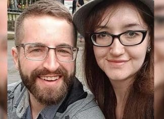 Mulher com 1,85 m de altura faz compras à noite para que namorado baixinho não seja ridicularizado