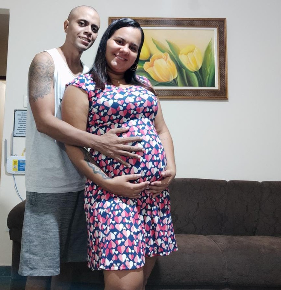 contioutra.com - Bebê faz 'V de vitória' durante ultrassom e dá esperança a pai com câncer raro