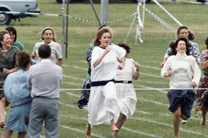 contioutra.com - Vídeo clássico mostra Diana correndo descalça com outras mães em evento escolar
