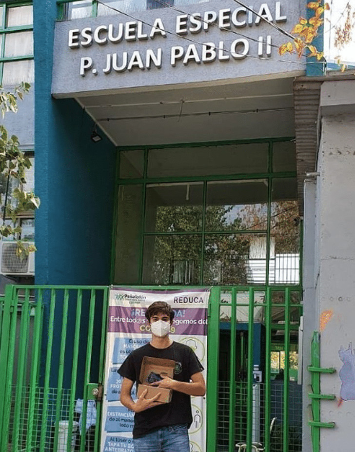 contioutra.com - Jovem de 17 anos conserta telefones celulares em m&aacute;s condi&ccedil;&otilde;es para doar a estudantes vulner&aacute;veis