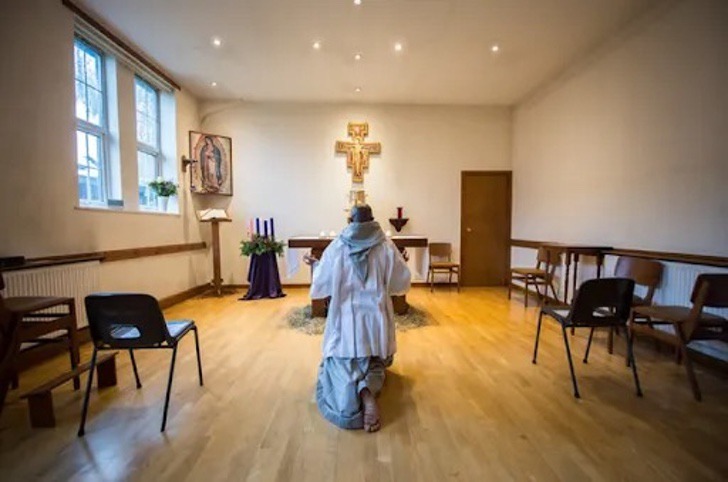 contioutra.com - Padres Franciscanos abrem as portas das Igrejas para os necessitados durante a pandemia