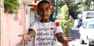 Com 9 anos, ela criou uma campanha para políticos contribuírem no tratamento de crianças com câncer